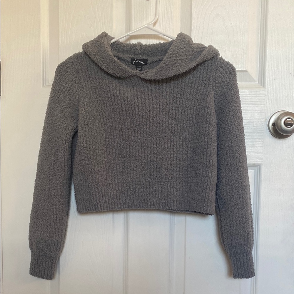 Cozy Gray Hooded Sweater